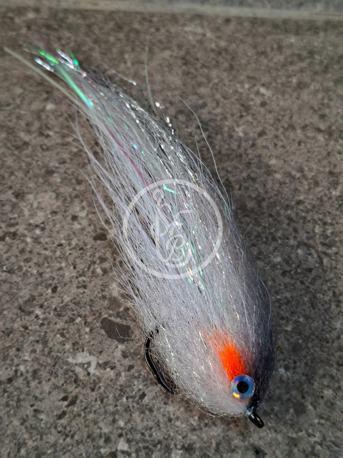Flash tail hollow bucktail roach 5"