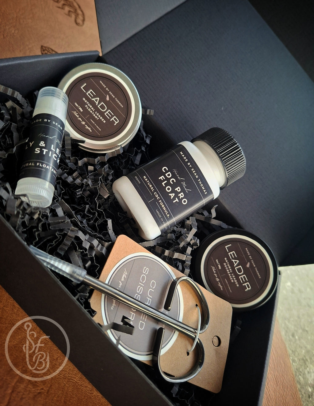 THE ESSENTIAL FLY & LEADER KIT