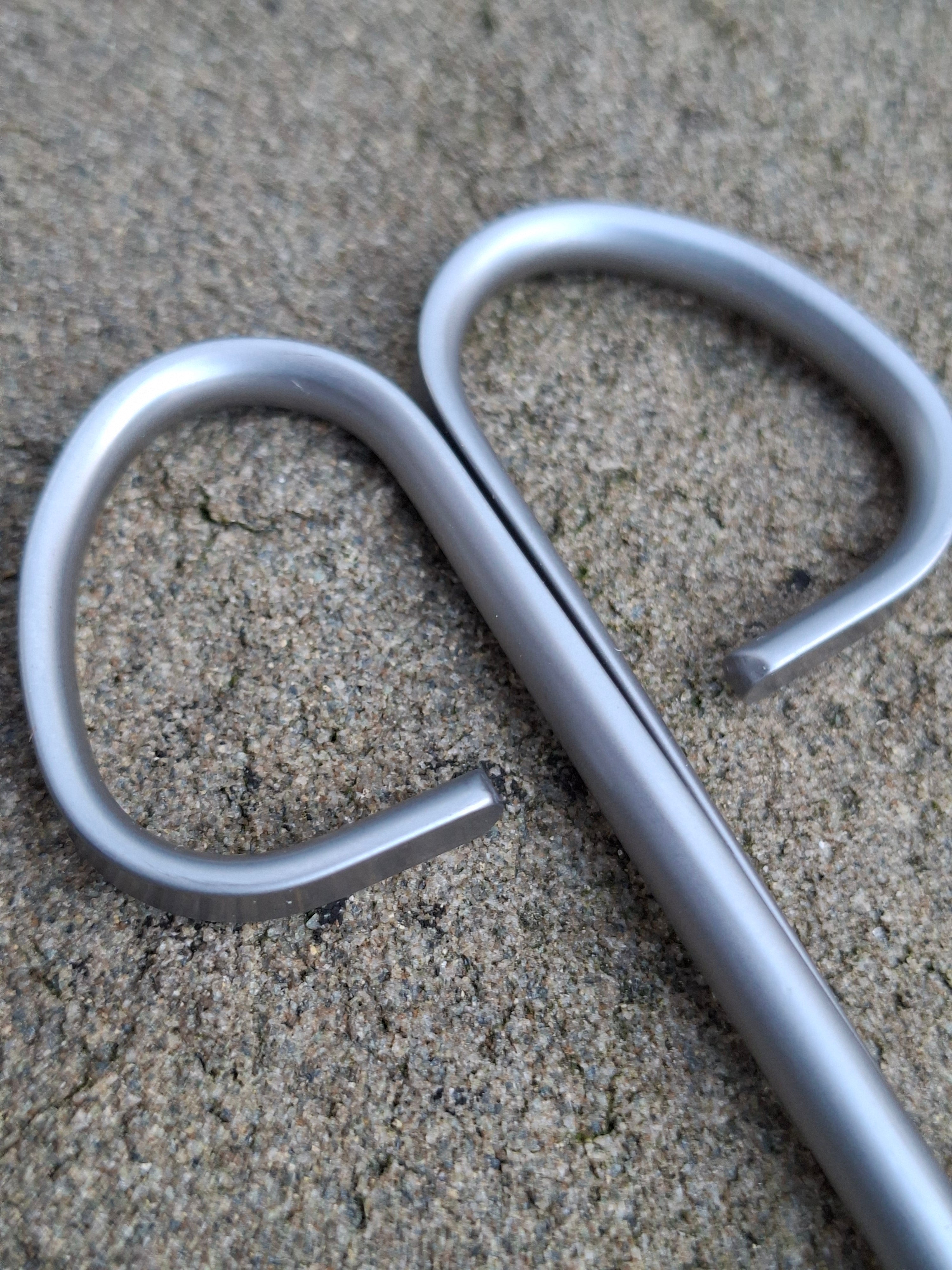 Curved fine tipped tying scissors (Silver)