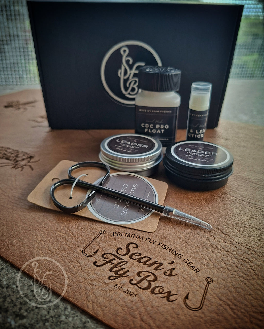THE ESSENTIAL FLY & LEADER KIT